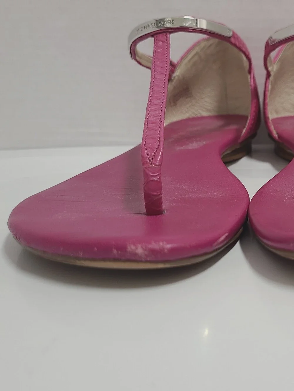 MICHAEL Michael Kors Kristen Flat Thong Sandals Fuchsia Pink Sz 8½